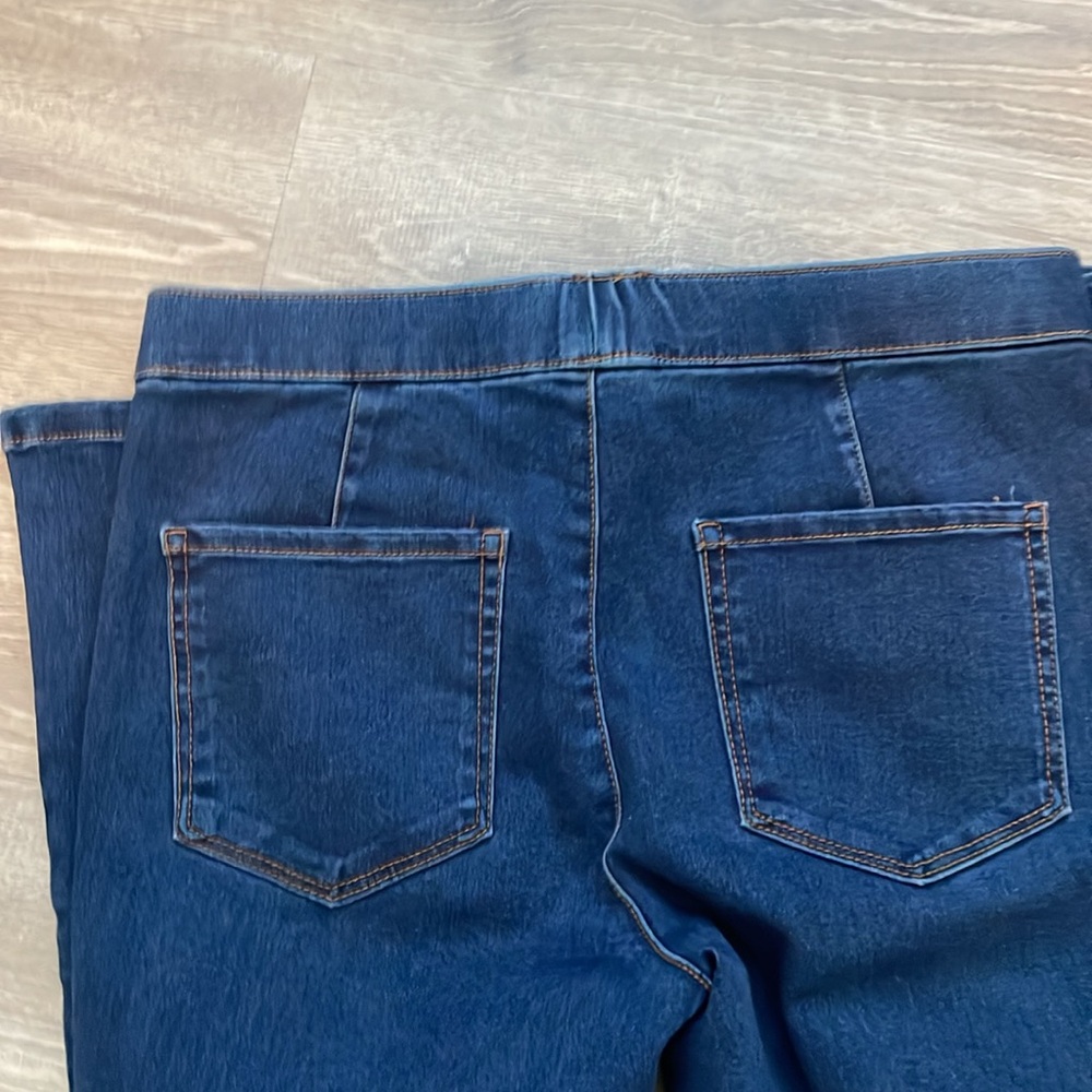 Jeans - Picture 3 of 4
